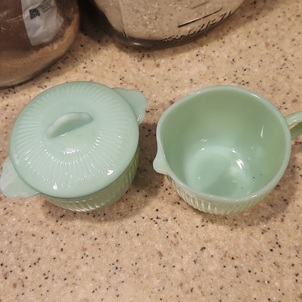 Vintage Jadeite Fire King Sugar and Creamer Set - Picture 2 of 6